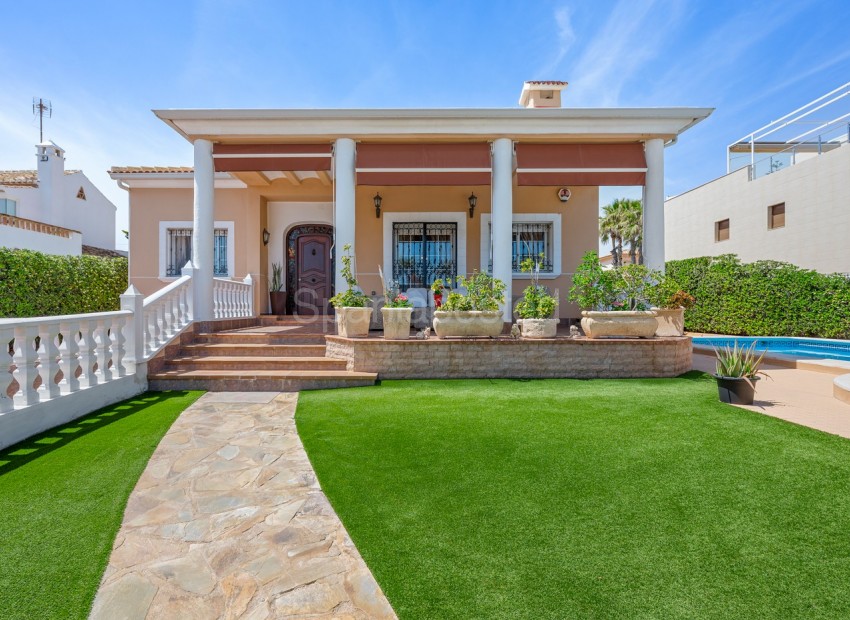 Segunda mano - Villa -
Torrevieja - La Mata