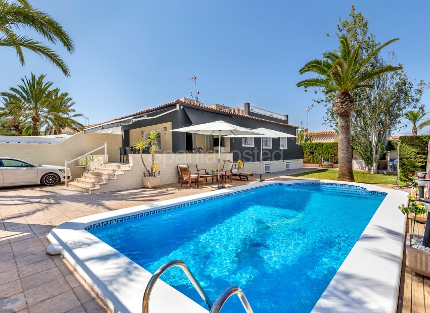Segunda mano - Villa -
Torrevieja - Rocio del Mar
