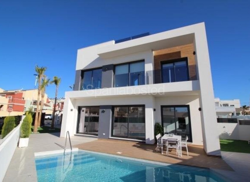 Segunda mano - Villa -
Torrevieja