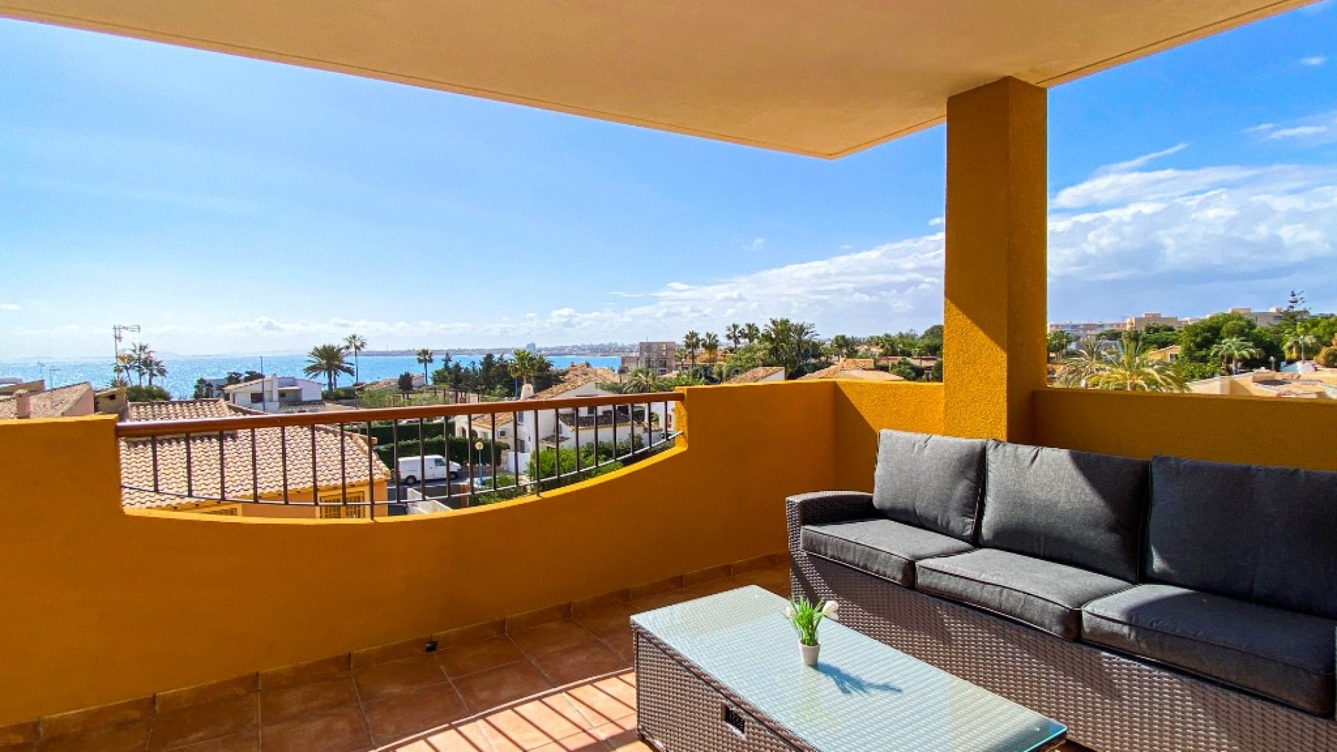 Short time rental - Apartment -
Punta Prima