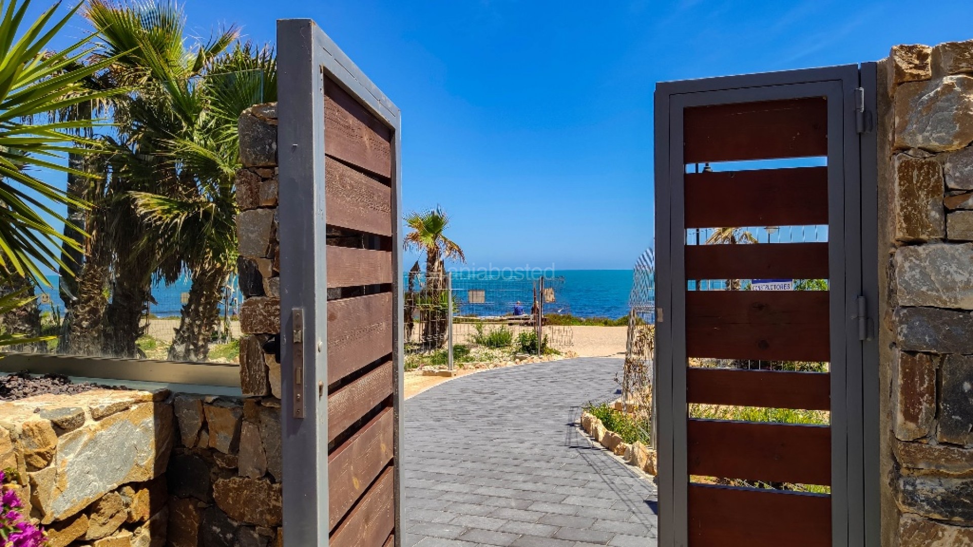 Short time rental - Leilighet -
Punta Prima