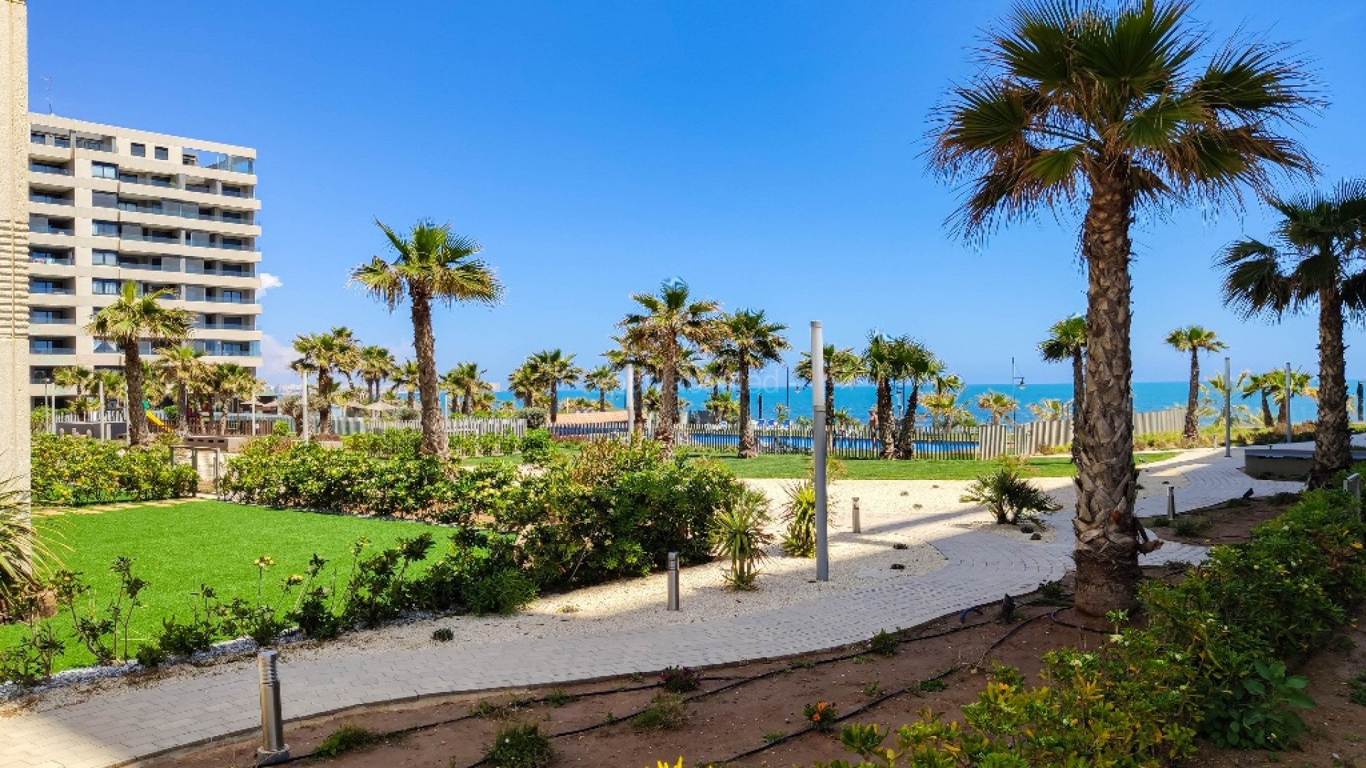 Short time rental - Leilighet -
Punta Prima