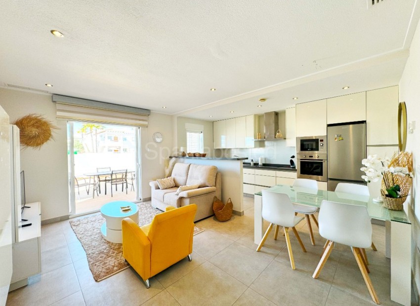 Short time rental - Leilighet -
Punta Prima