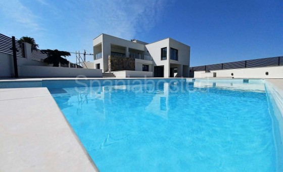 Villa - Nueva construcción  - La Veleta - CBW-33284