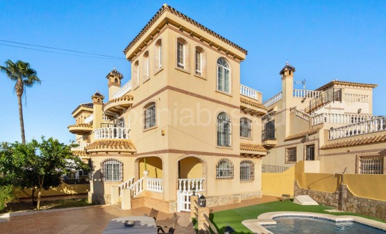 Villa - Resale - Orihuela Costa - Playa Flamenca