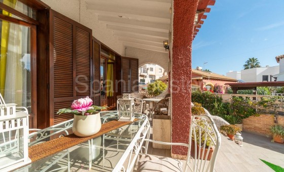 Villa - Resale - Orihuela Costa - Punta Prima