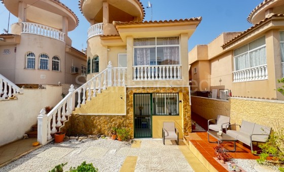 Villa - Resale - Orihuela Costa - Villamartin
