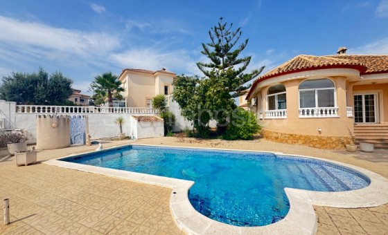 Villa - Resale - San Miguel - San Miguel De Salinas