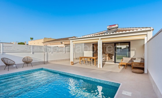 Villa - Resale - Torrevieja - CB-28247