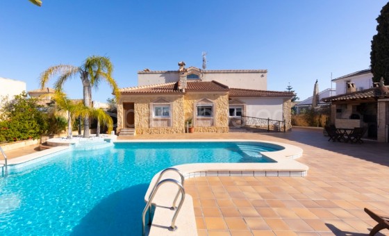 Villa - Segunda mano - Torrevieja - Los Altos