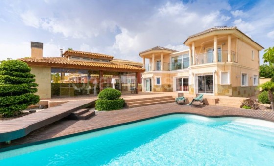 Villa - Segunda mano - Torrevieja - Torrevieja